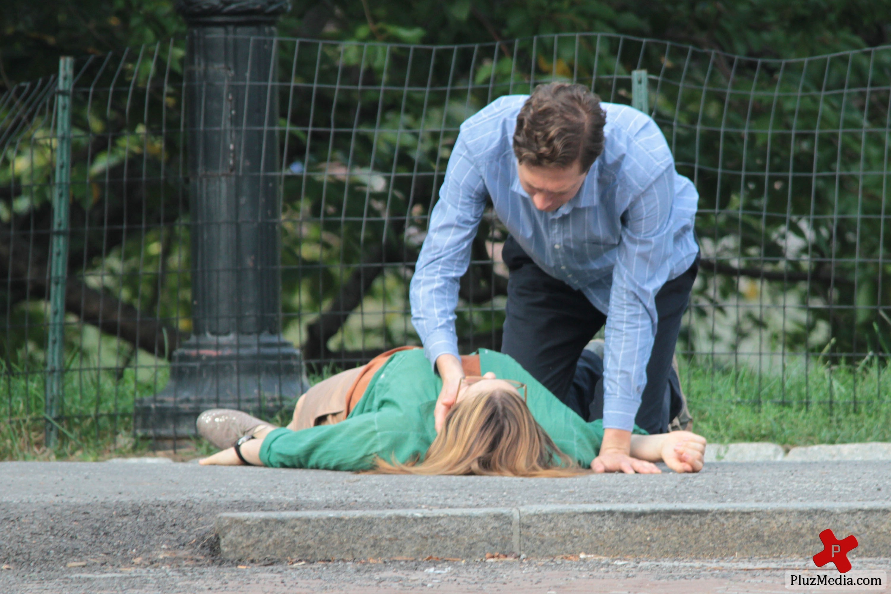 Alicia Silverstone on the film set of 'Gods Behaving Badly' | Picture 87597